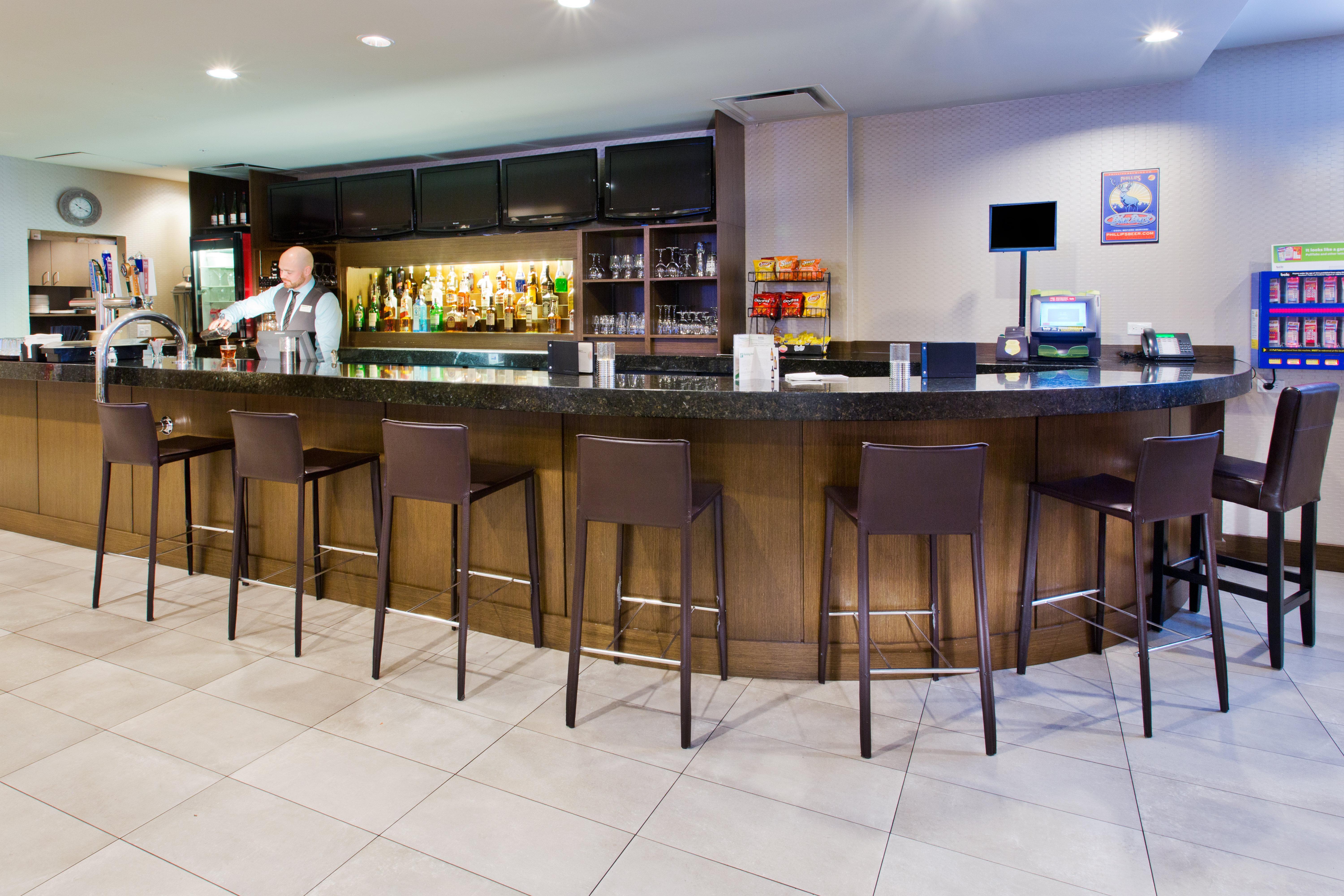 Holiday Inn Vancouver-Centre Broadway By Ihg Bagian luar foto