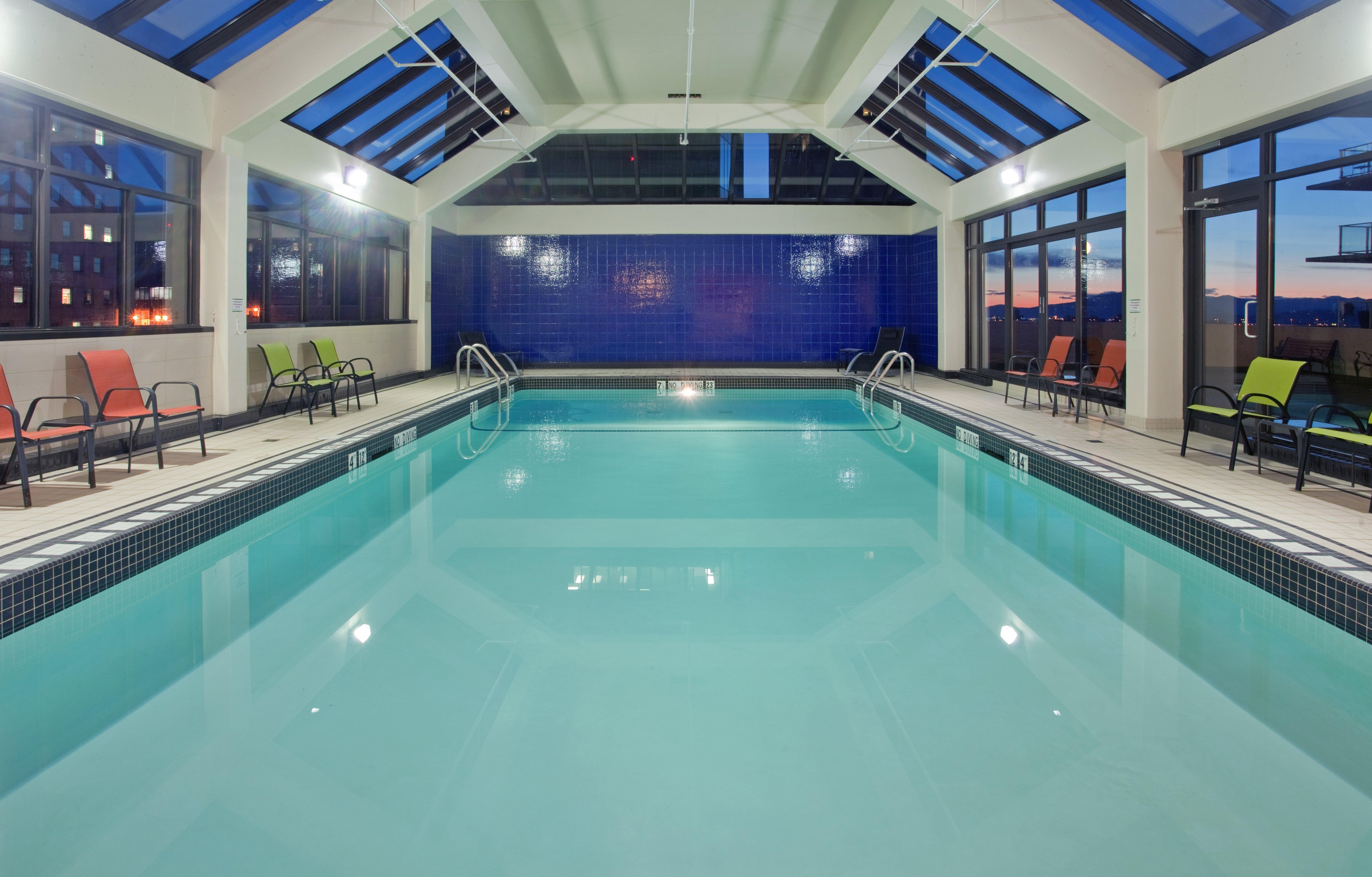 Holiday Inn Vancouver-Centre Broadway By Ihg Bagian luar foto