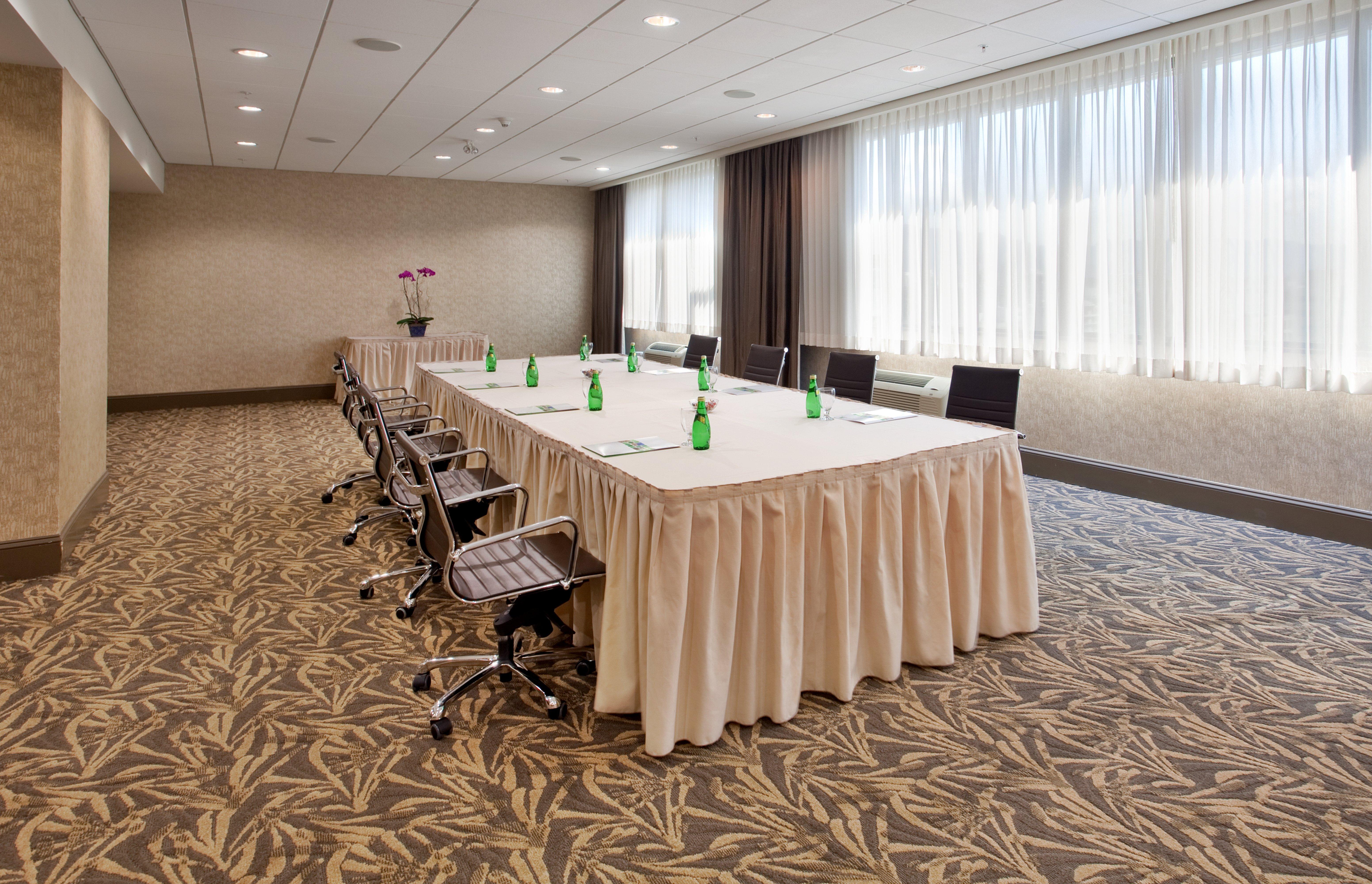 Holiday Inn Vancouver-Centre Broadway By Ihg Bagian luar foto