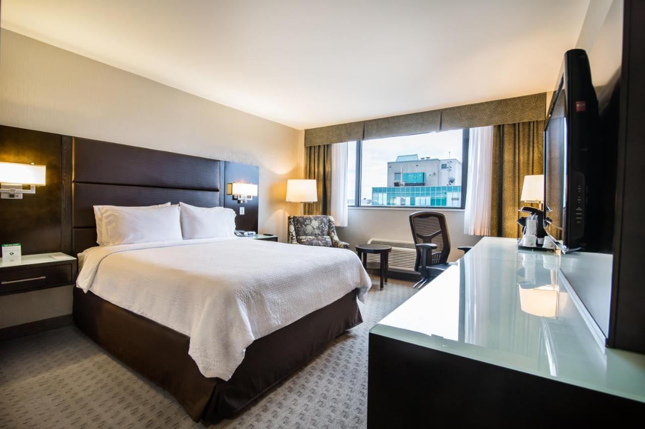 Holiday Inn Vancouver-Centre Broadway By Ihg Bagian luar foto