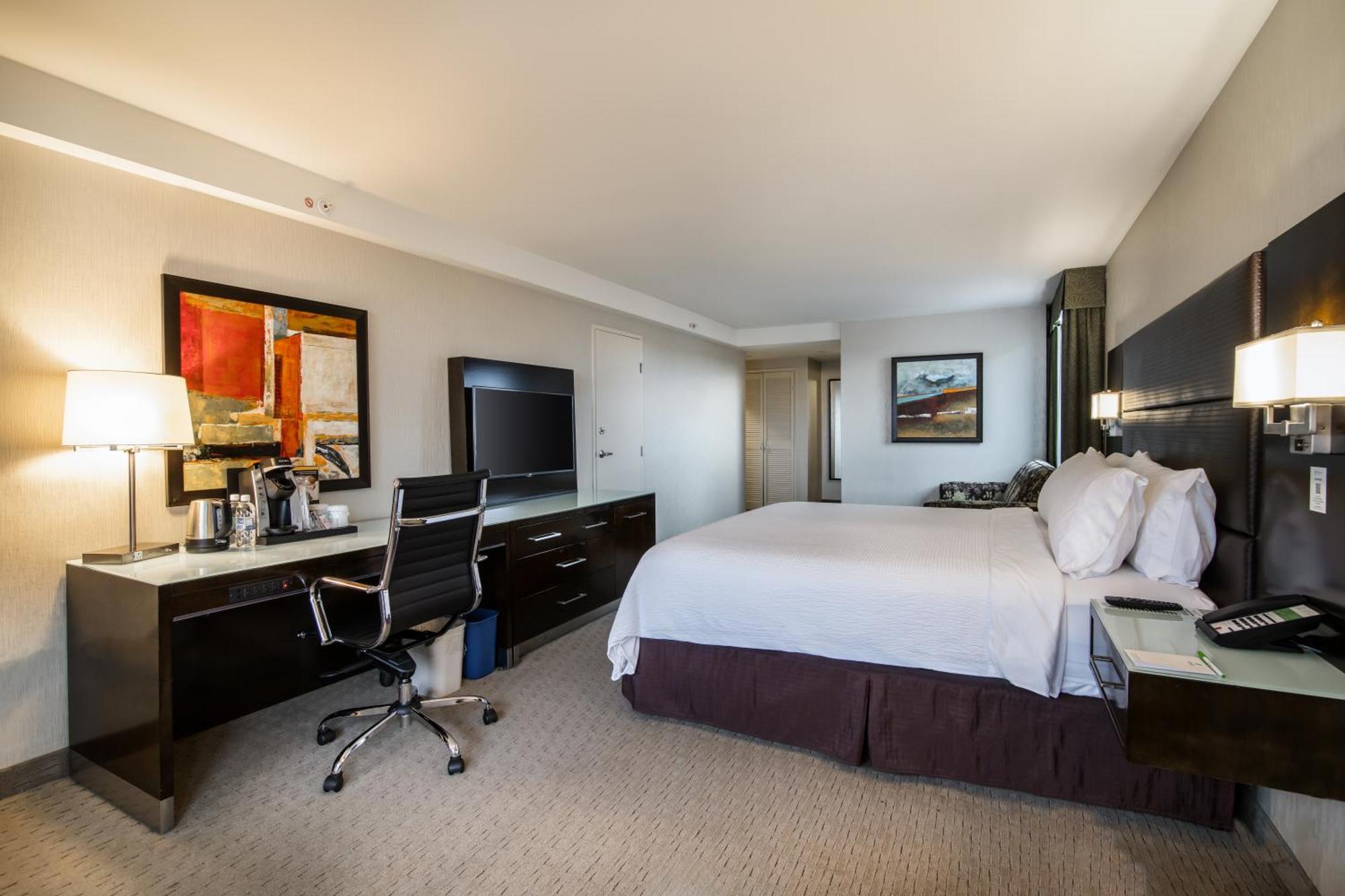 Holiday Inn Vancouver-Centre Broadway By Ihg Bagian luar foto