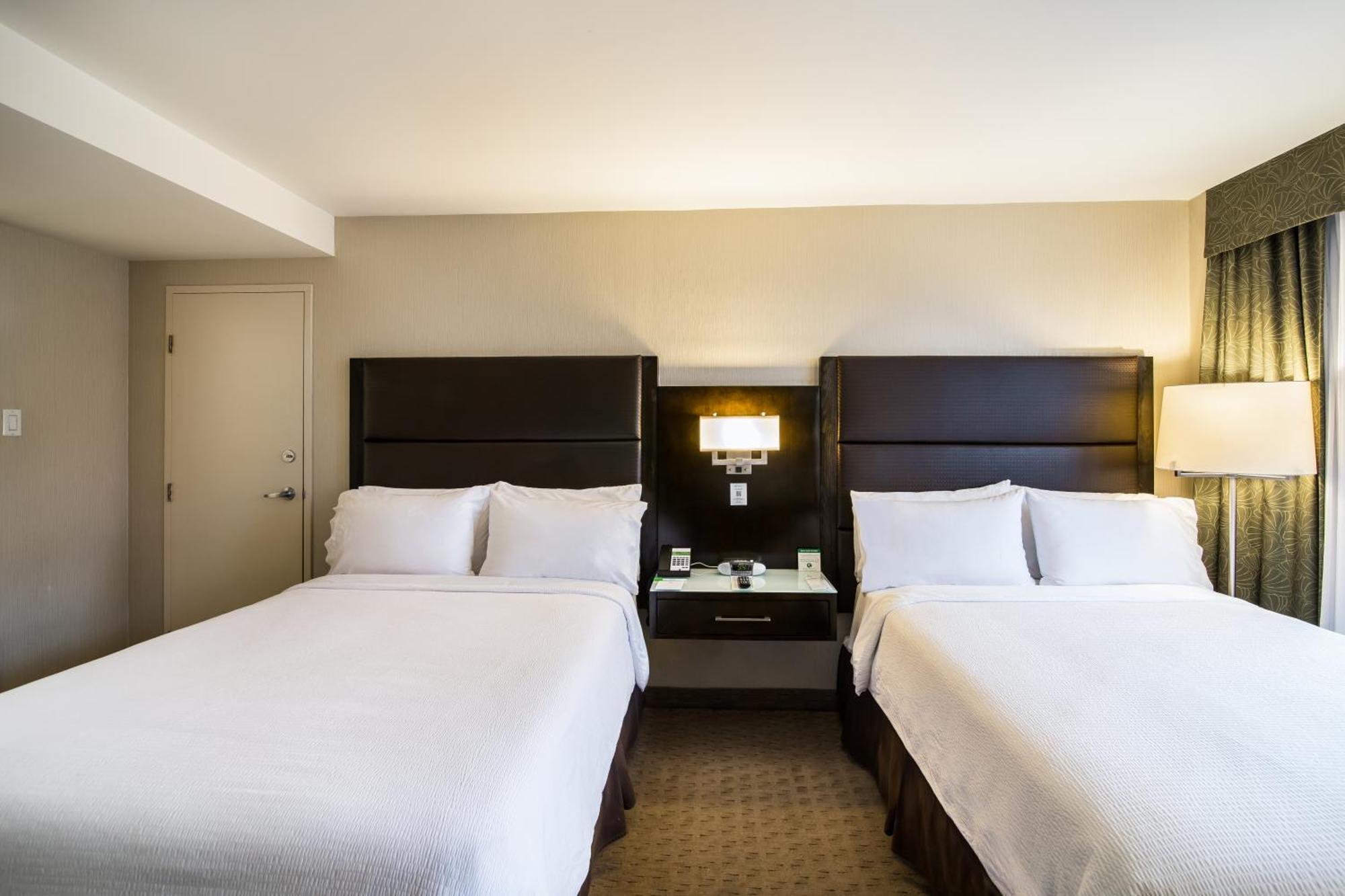 Holiday Inn Vancouver-Centre Broadway By Ihg Bagian luar foto
