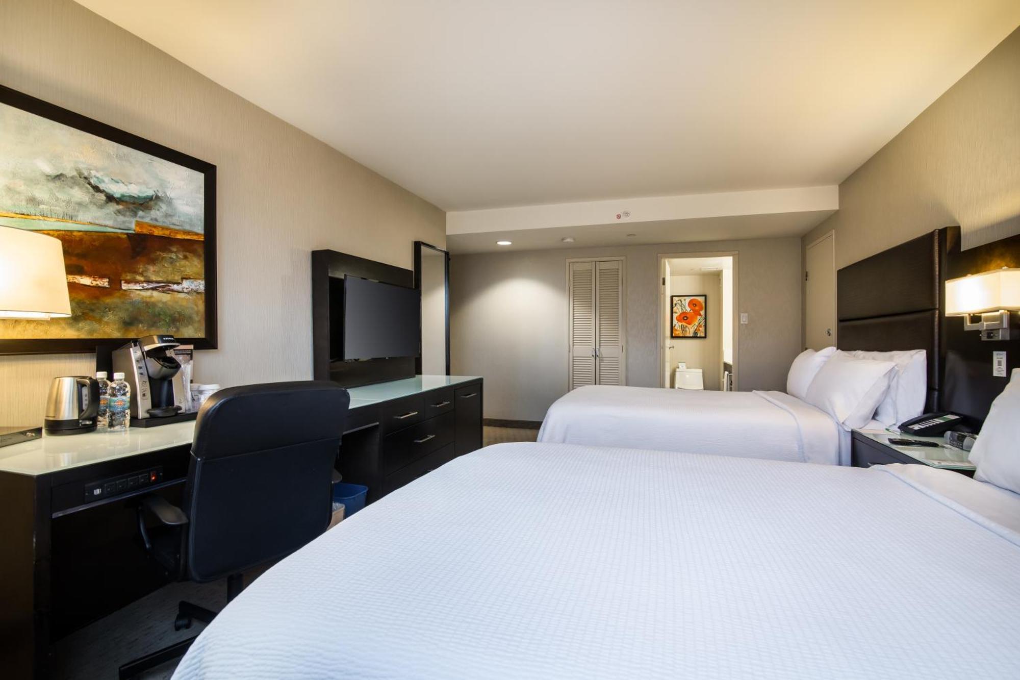 Holiday Inn Vancouver-Centre Broadway By Ihg Bagian luar foto