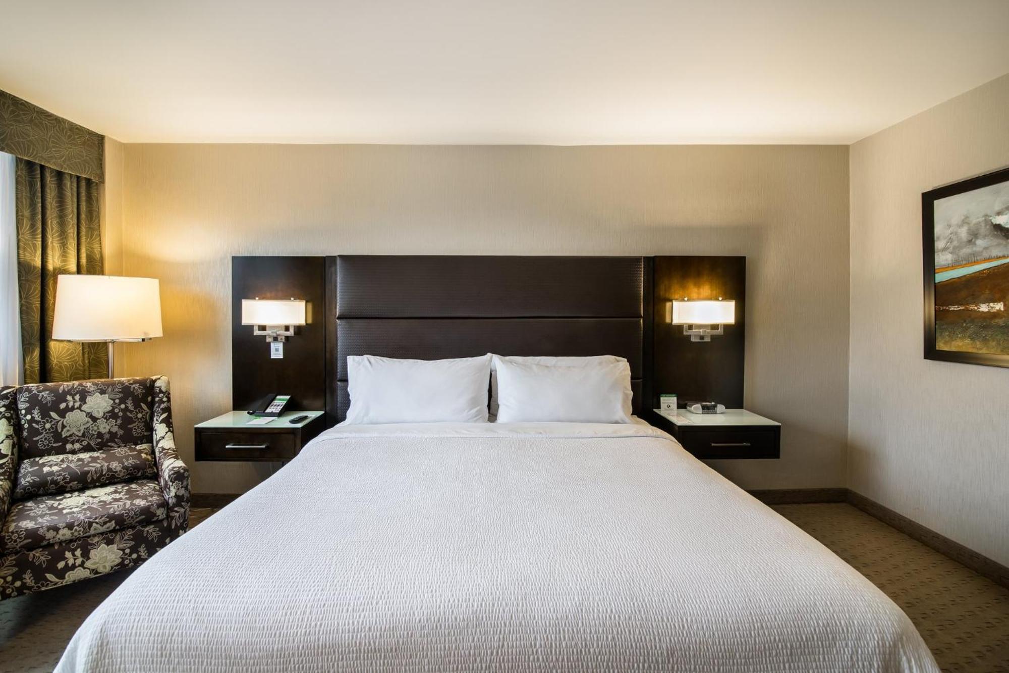 Holiday Inn Vancouver-Centre Broadway By Ihg Bagian luar foto
