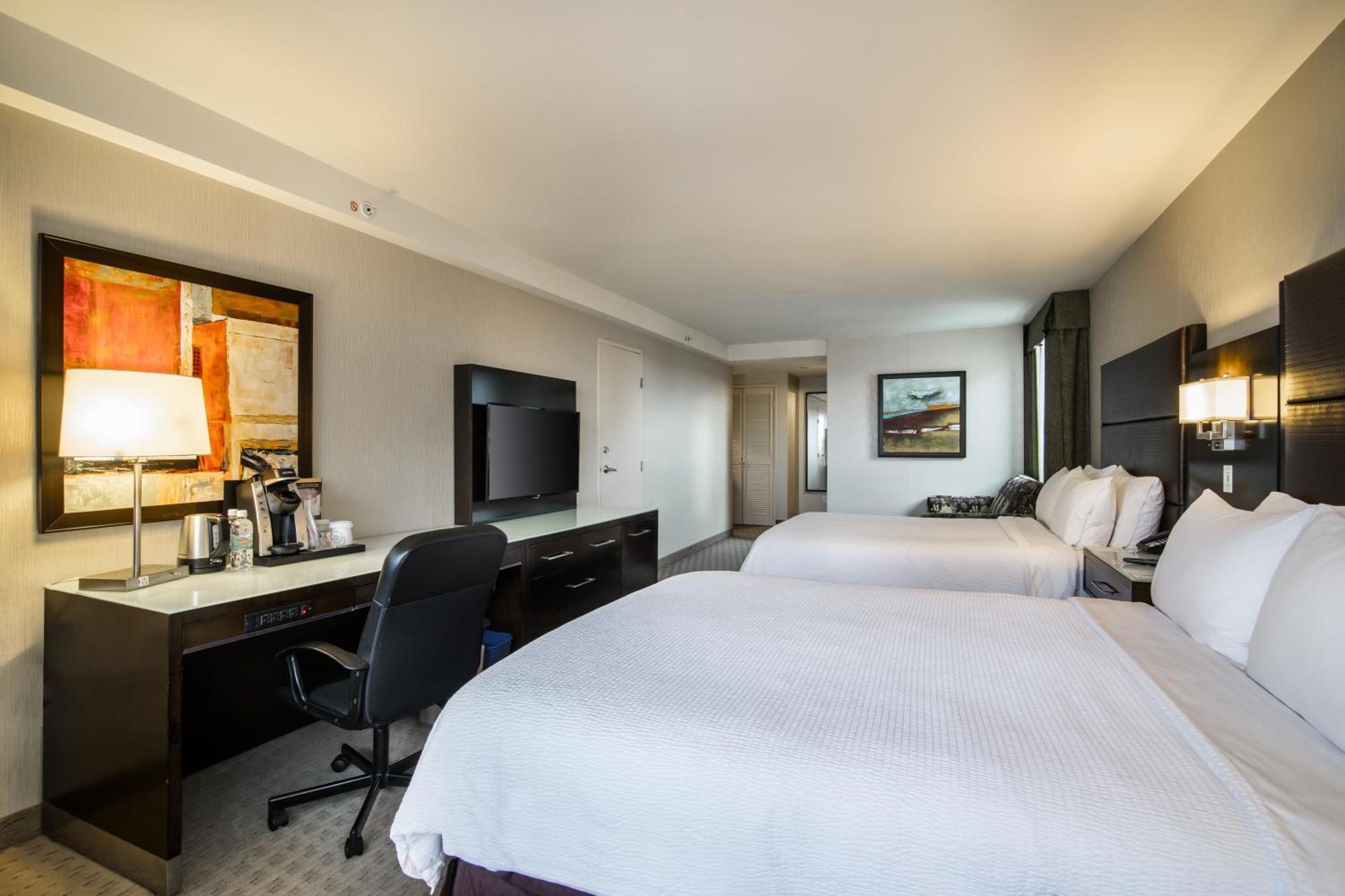 Holiday Inn Vancouver-Centre Broadway By Ihg Bagian luar foto