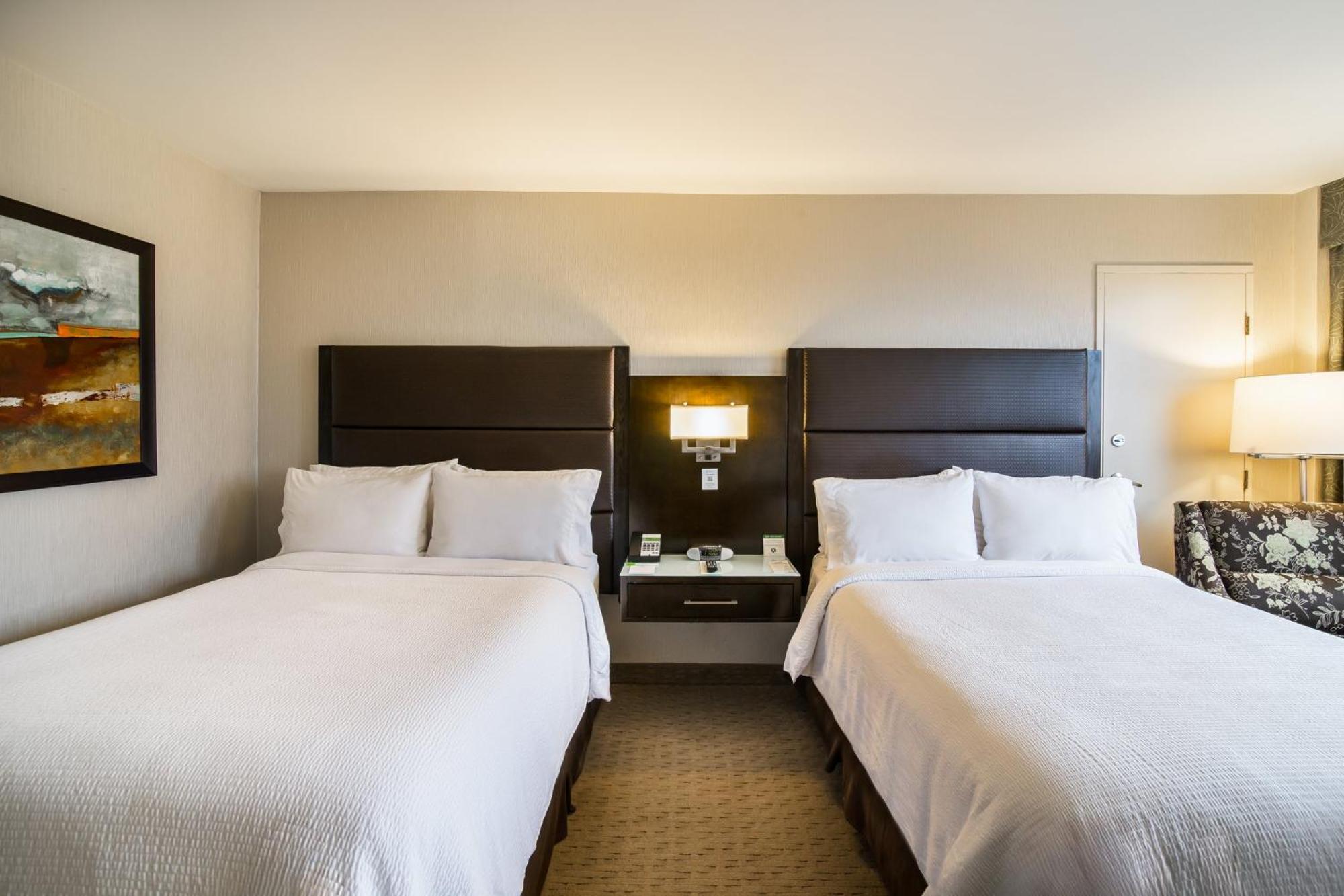 Holiday Inn Vancouver-Centre Broadway By Ihg Bagian luar foto