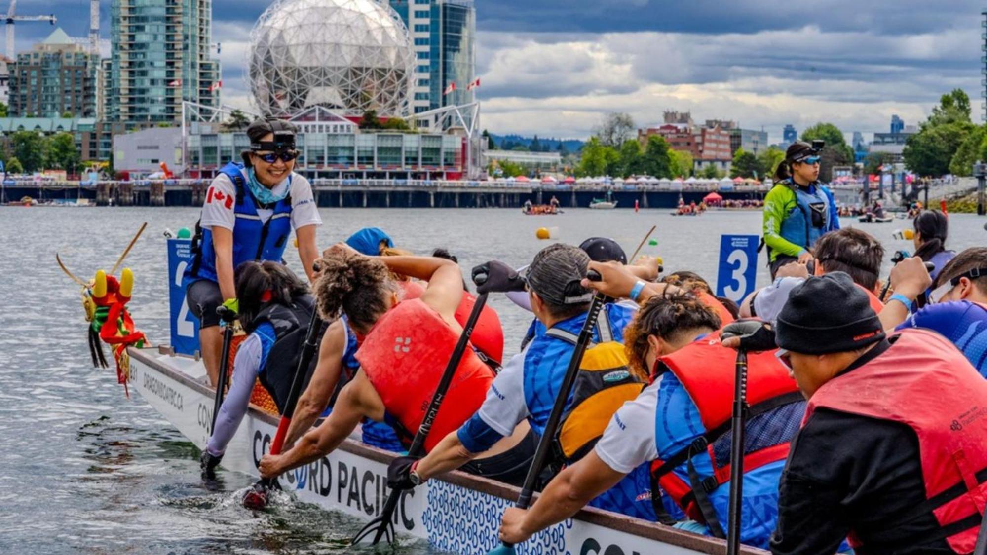 Holiday Inn Vancouver-Centre Broadway By Ihg Bagian luar foto